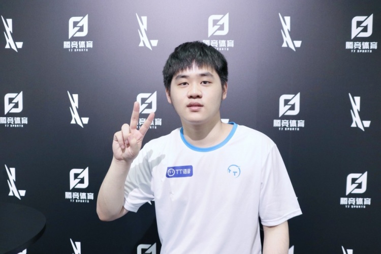 到他的成长 到他的成长