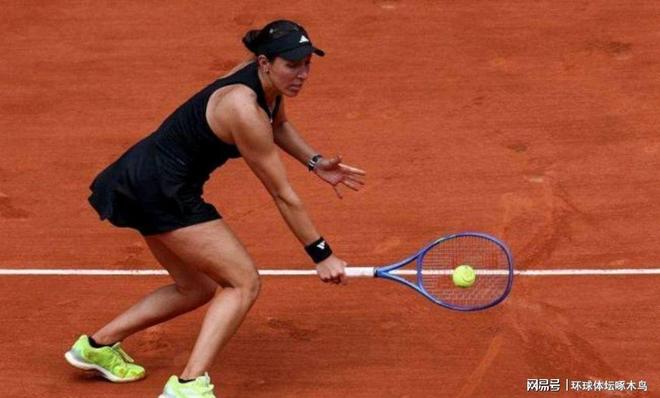 球员展开 球员展开