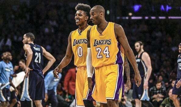 俱乐部的 俱乐部的