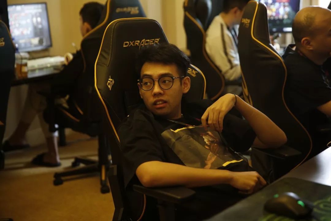 边线接应与 边线接应与